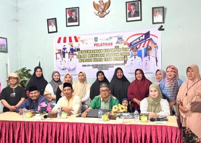 PEMDES API – API LAKSANAKAN PELATIHAN PENGEMBANGAN KELOMPOK USAHA EKONOMI KREATIF (UEK)