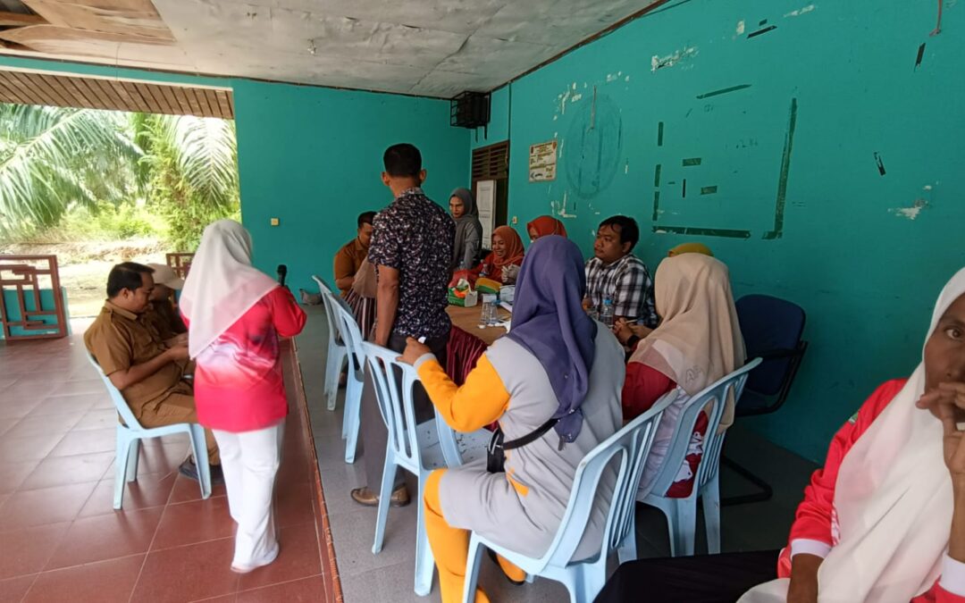 SKRINING KEBUGARAN JASMANI DAN CEK KESEHATAN GRATIS (CKG) DARI UPT PUSKESMAS TENGGAYUN DI DESA API – API